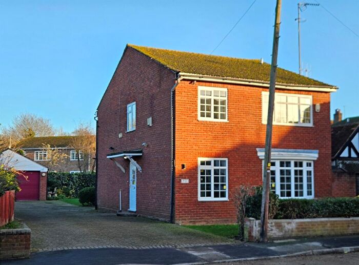 4 Bedroom Detached House For Sale In Crooked Way, Nazeing, Waltham Abbey, EN9