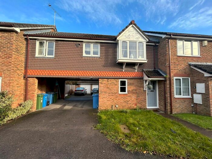 2 Bedroom Maisonette To Rent In Woodhouse Street, Binfield, Bracknell, Berkshire, RG42