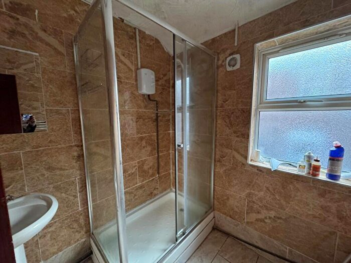 7 Bedroom Semi-Detached House To Rent In Seely Road, Nottingham, Nottinghamshire, NG7