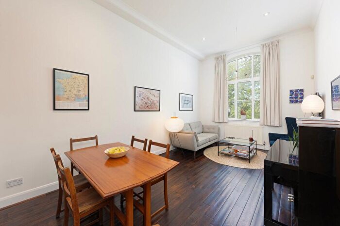 2 Bedroom Apartment For Sale In St Johns Court, Scandrett Street, London, E1W