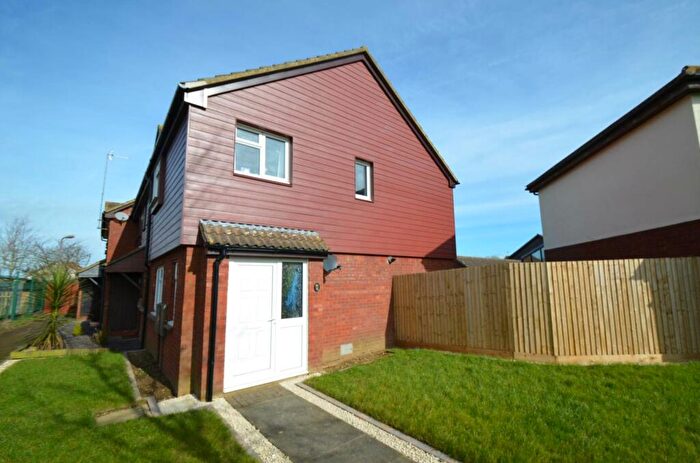 3 Bedroom End Of Terrace House For Sale In Catchpole Close, Greenleys, MK12