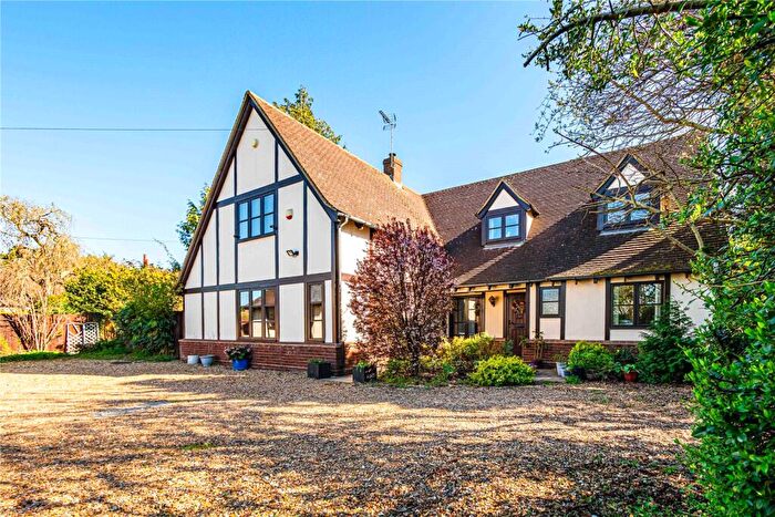 5 Bedroom Detached House For Sale In Totternhoe Road, Eaton Bray, Central Bedfordshire, LU6