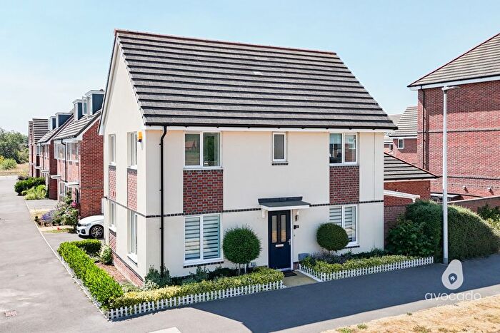 3 Bedroom Detached House For Sale In Bays Crescent, Spencers Wood, RG7