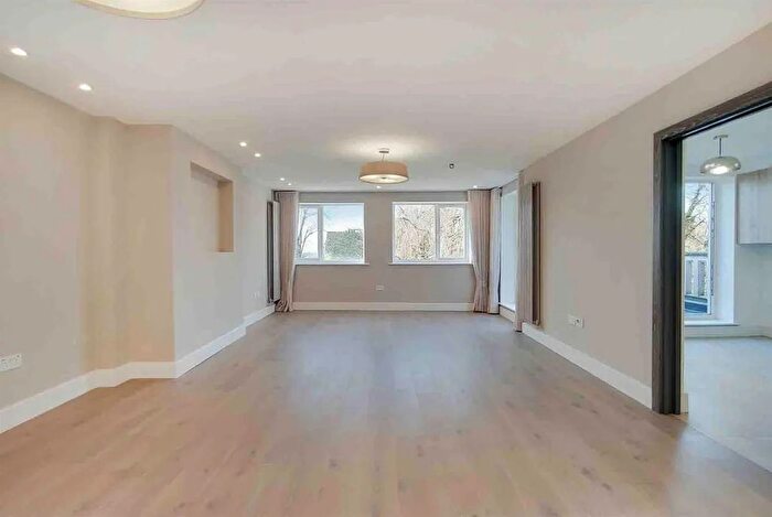 2 Bedroom Flat To Rent In Fitzjohns Avenue, Hampstead, NW3