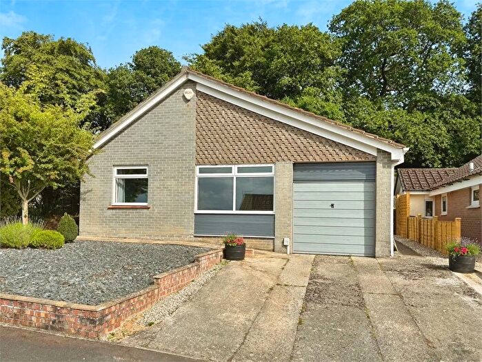 3 Bedroom Detached Bungalow For Sale In Heath Park, Milber, Newton Abbot, Devon., TQ12