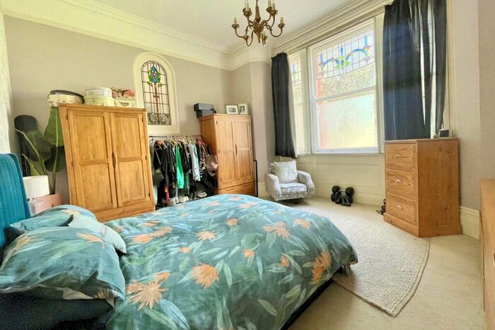 3 Bedroom Apartment For Sale In West Cliff Road, West Cliff, Bournemouth, BH4