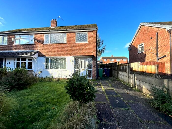 3 Bedroom Semi-Detached House To Rent In Carrslea Close, Radcliffe, M26