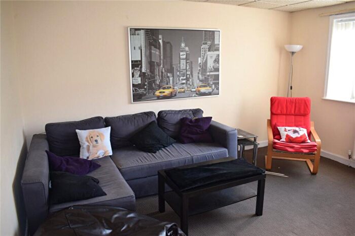 4 Bedroom Semi Detached House To Rent In Kingswood Road, Manchester, Greater Manchester, M14