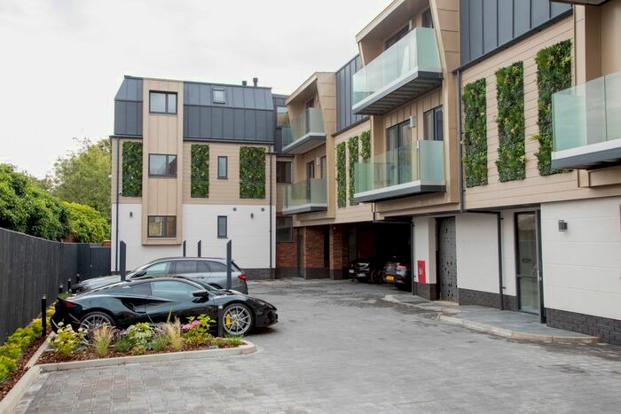 1 Bedroom Flat To Rent In Railway House, Station Road, Egham, Surrey, TW20