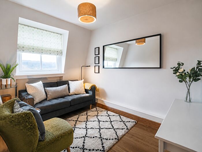 1 Bedroom Flat To Rent In D Clarence Road, Hackney, London, E5