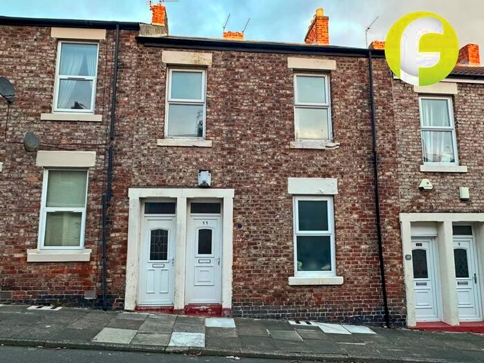 3 Bedroom Flat To Rent In Vicarage Street, North Shields, NE29