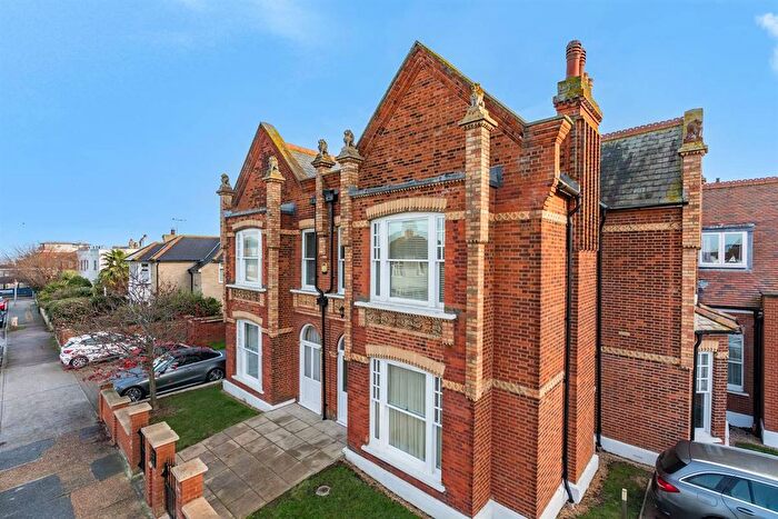 2 Bedroom Flat For Sale In Graystone Road, Tankerton, Whitstable, CT5