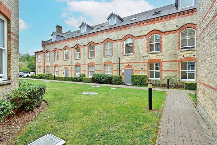 2 Bedroom Flat For Sale In Leavesden Court, Watford, Abbots Langley, WD5