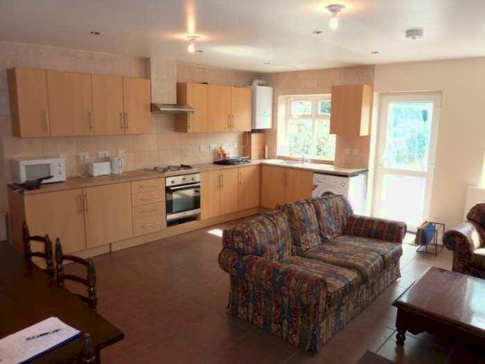 5 Bedroom Semi-Detached House To Rent In Eastern Avenue, University Area, RG1