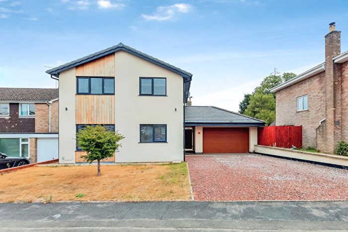 4 Bedroom Detached House For Sale In Lea View, Ryhall, Stamford, PE9