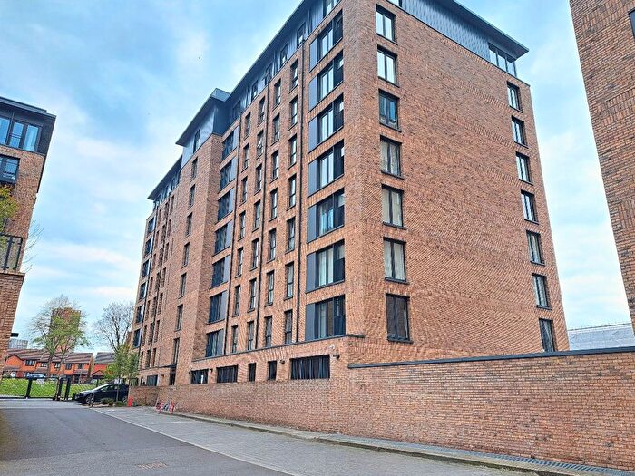 2 Bedroom Flat For Sale In Roosevelt Apartments, Lexington Gardens, Birmingham, B15