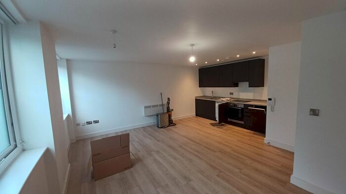 Studio To Rent In Carrs Road, Cheadle, SK8