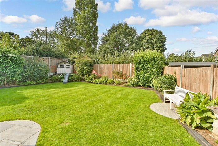 4 Bedroom Detached House For Sale In Hurstwood Road, Bredhurst, Gillingham, Kent, ME7