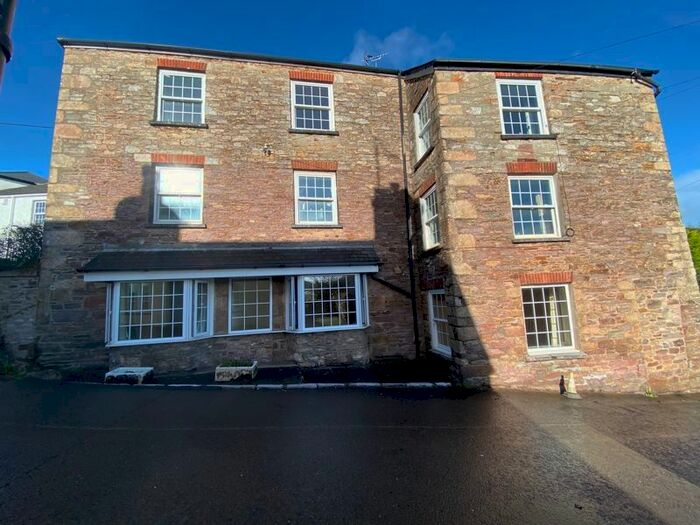 2 Bedroom Flat To Rent In The Square, Ermington, Ivybridge PL21