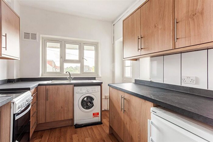 2 Bedroom Flat To Rent In Boston Manor Road, Brentford, TW8