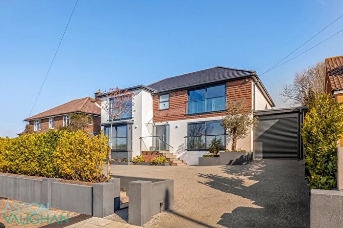 6 Bedroom Detached House For Sale In Meadow Close, Hove, BN3