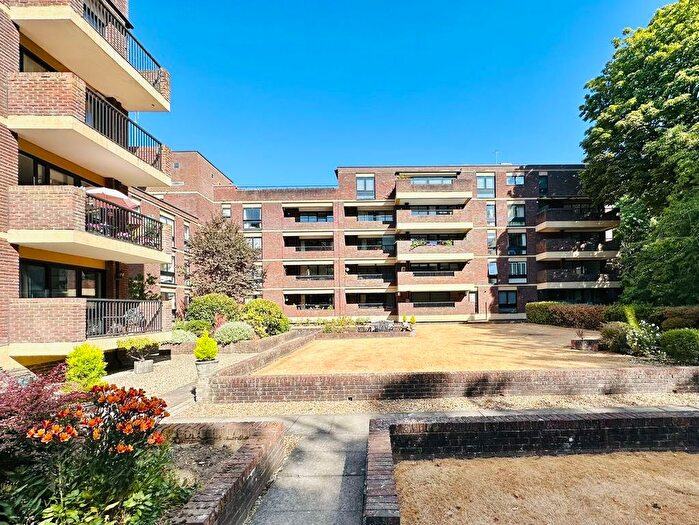 2 Bedroom Flat For Sale In Church Street, Epsom, KT17