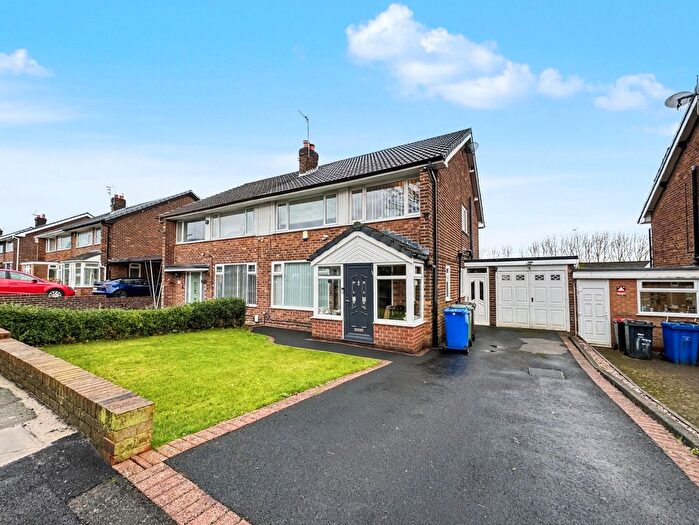 4 Bedroom Semi-Detached House For Sale In Rochford Avenue, Whitefield, M45