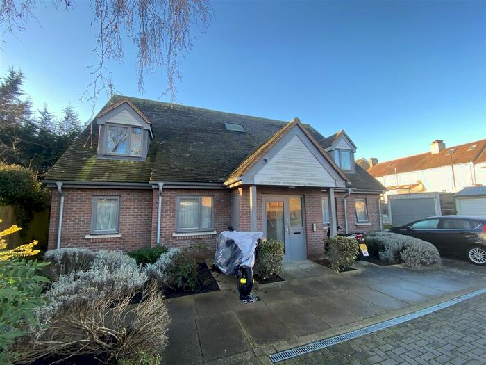 1 Bedroom Flat To Rent In Woodside Avenue, Woodside, Croydon, SE25