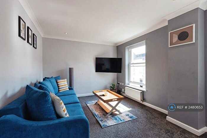 2 Bedroom Flat To Rent In St. Pauls Street North, Cheltenham, GL50