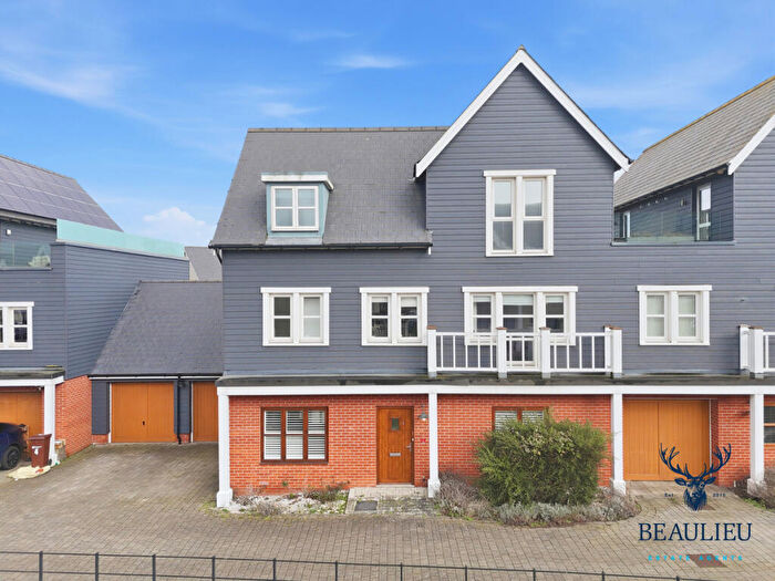 4 Bedroom End Of Terrace House For Sale In William Porter Close, Beaulieu Park, CM1