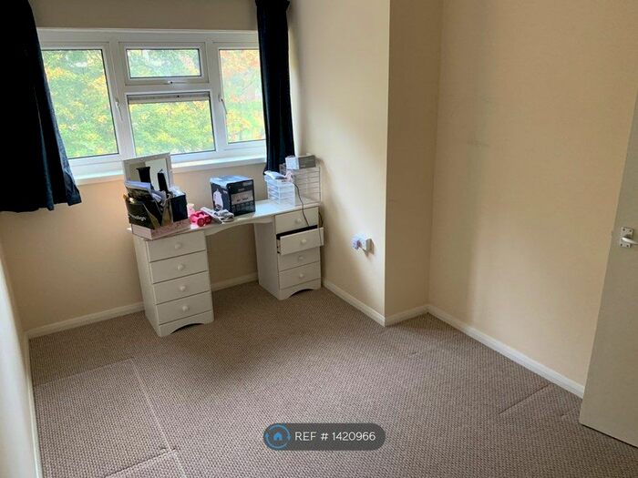 2 Bedroom Flat To Rent In Cosham, Portsmouth, PO6