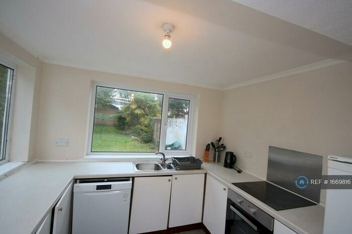 5 Bedroom Semi-Detached House To Rent In Wycliffe Road, Bournemouth, BH9