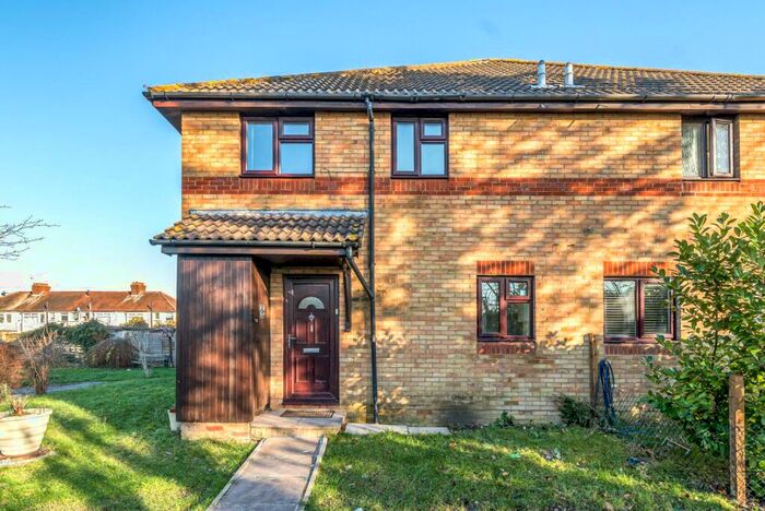 2 Bedroom End Of Terrace House To Rent In Camberley Close, Sutton, Cheam, SM3