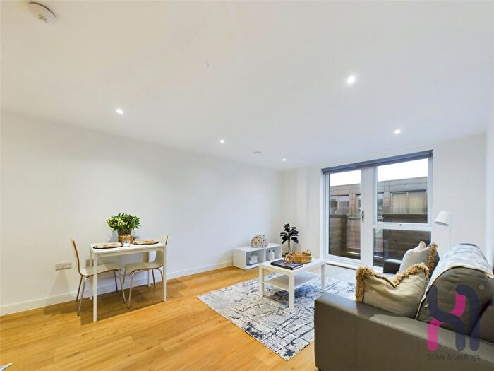 3 Bedroom Flat To Rent In The Plaza, Every Street, Ancoats, Manchester, M4