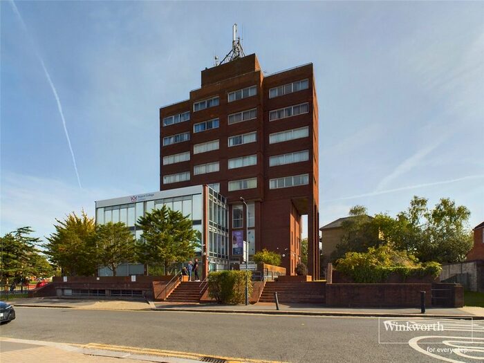 2 Bedroom Flat To Rent In Valley Drive, London, NW9