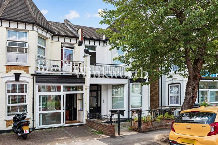 Studio To Rent In Sylvan Avenue, London, N22