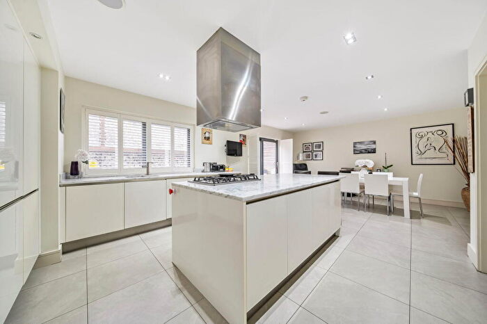 5 Bedroom Detached House For Sale In Woodlands Road, Bromley, BR1