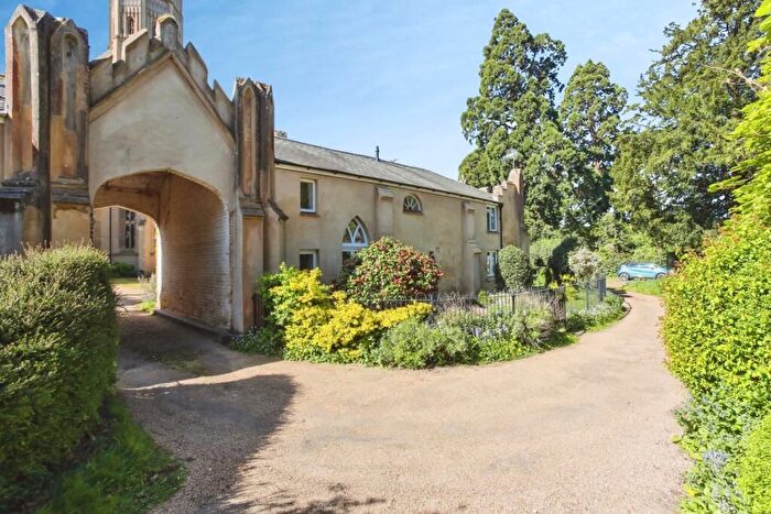 3 Bedroom End Of Terrace House To Rent In High Street Hadlow Castle, Tonbridge, TN11