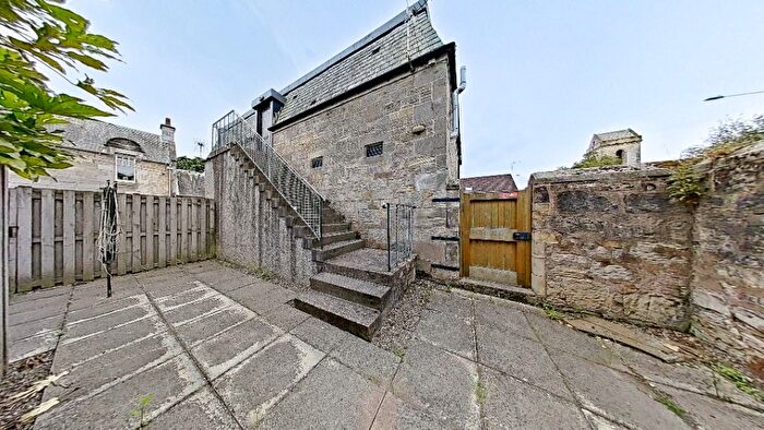 2 Bedroom Flat To Rent In Hepburn Gardens, St Andrews, Fife, KY16