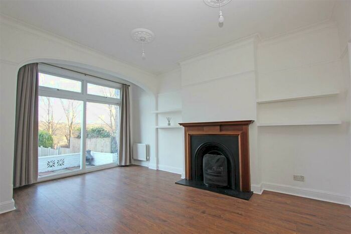 2 Bedroom Apartment To Rent In Blenheim Park Road, South Croydon, CR2
