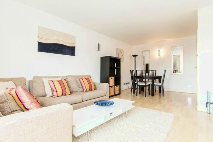 2 Bedroom Flat To Rent In Benbow House, New Globe Walk, London, SE1