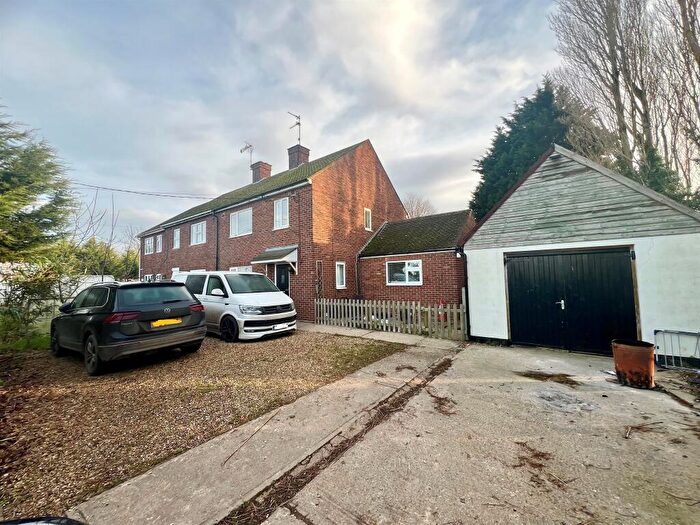 4 Bedroom Semi-Detached House For Sale In Millgate, Whaplode, Spalding, PE12