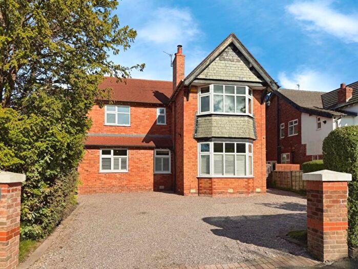 4 Bedroom Detached House For Sale In Woodford Road, Woodford, SK7