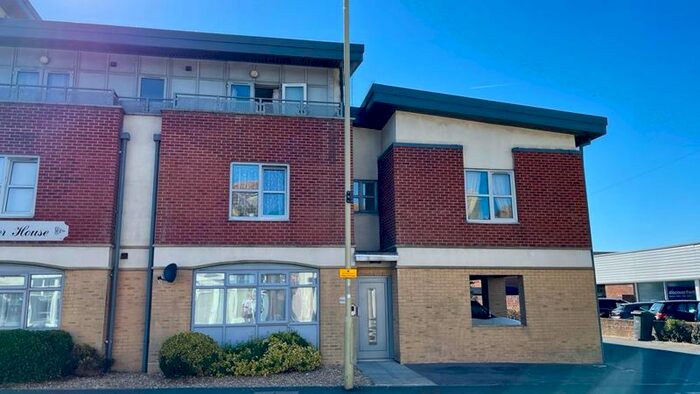 1 Bedroom Flat To Rent In Rails Lane, Hayling Island, PO11