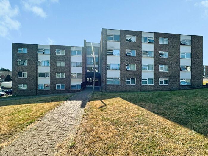 1 Bedroom Flat To Rent In Handcross Road, Luton, Bedfordshire, LU2