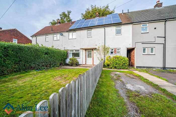 3 Bedroom Terraced House For Sale In Parkett Heyes Road, Macclesfield, SK11
