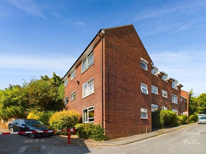 2 Bedroom Flat For Sale In The Moat House, Elm Street, Buckingham, MK18