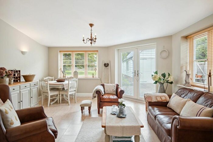6 Bedroom Detached House For Sale In Lower Road, Stoke Mandeville, HP22