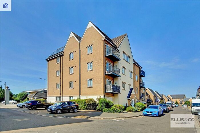 1 Bedroom Flat To Rent In Constantine House, Varcoe Gardens, Hayes, UB3