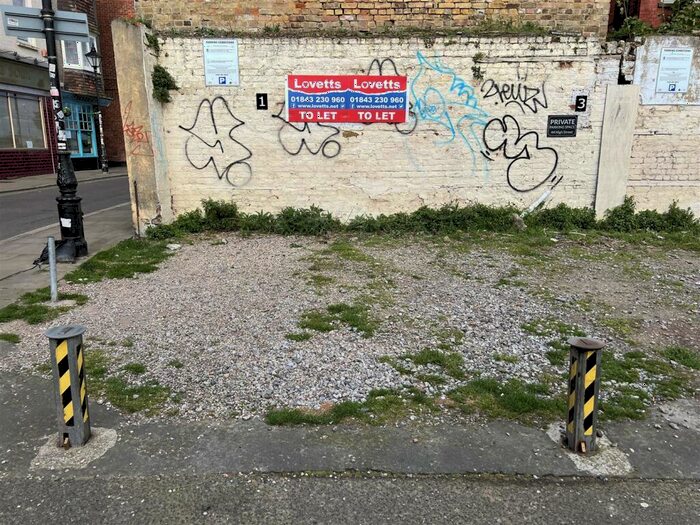 Property To Rent In Queen's Arms Yard, Margate, CT9